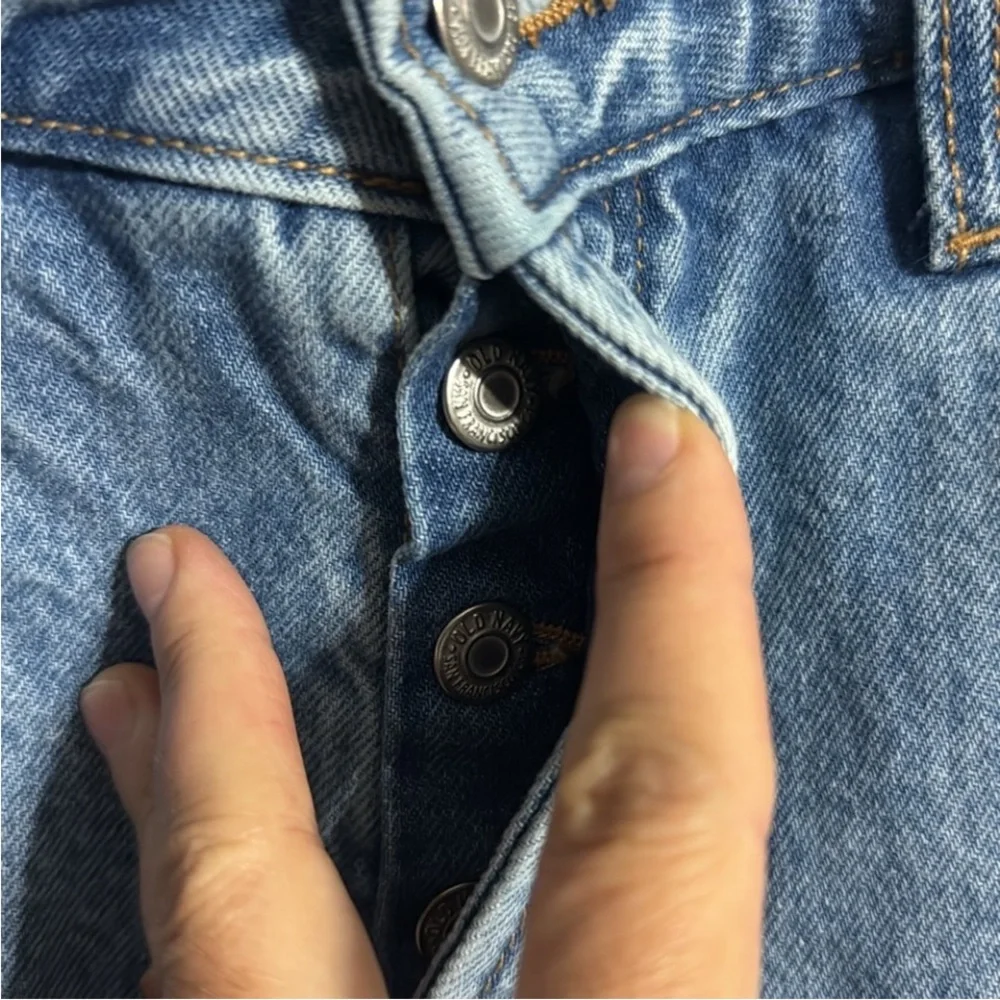 3/$14 Old Navy O. G. High Rise Short Cutoff Size: 10 Inseam: 2” - Picture 3 of 5